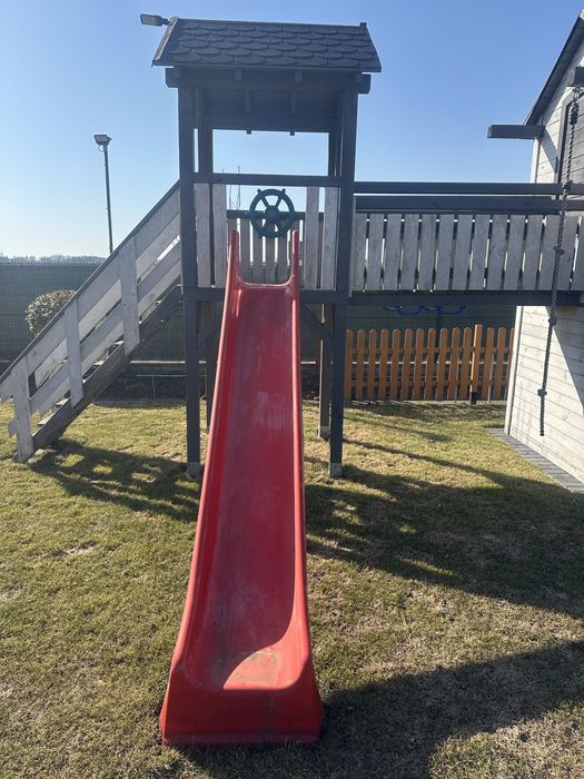 Drewniany plac zabaw