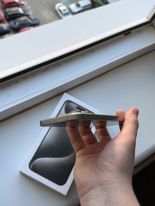 Продам iPhone 15 Pro Max на 256 ГБ  Natural Titanium , фізична SIM