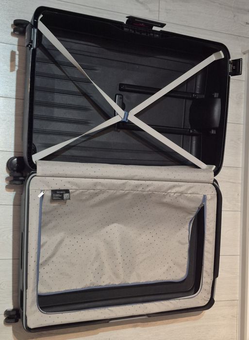 Walizka duża Samsonite Scure Spinner | XL 138l | twarda | czarna