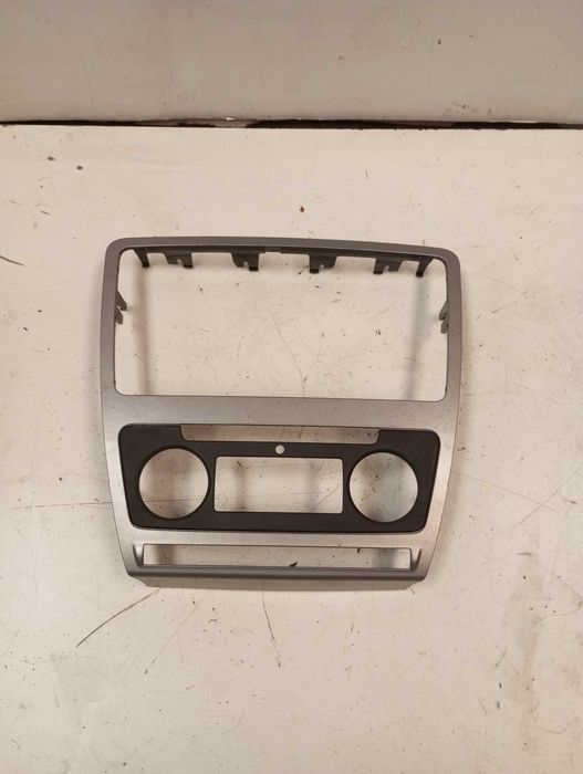 Moldura Painel Rádio 2DIN Skoda Octavia 2 (2004-2013)