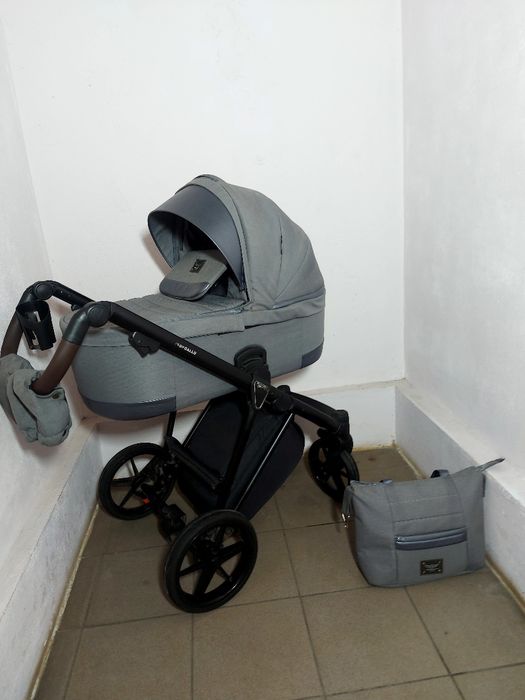 Коляска. ADAMEX GALLO сама надлегка  + термо люлька