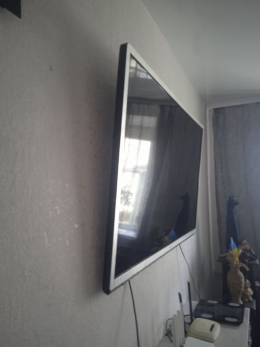 Телевизор PHILIPS 55' срочно