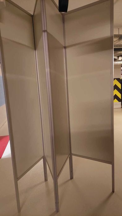 Parawan ścianka prezentacyjna mobilna 2,5 x 2,24 m