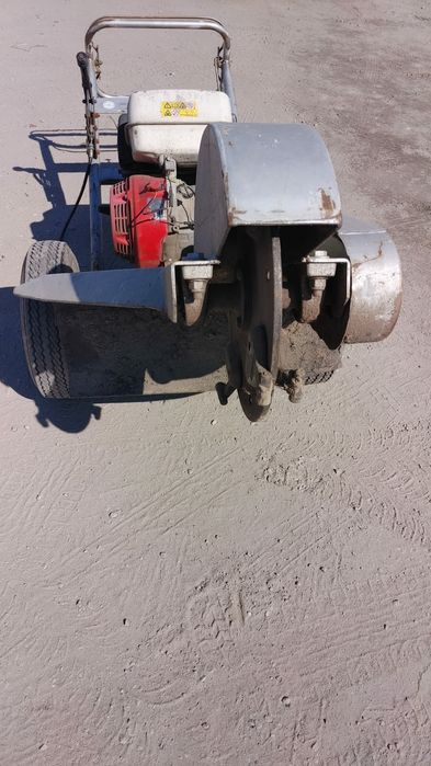 Frezarka do pni dosko Honda