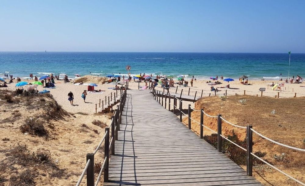 Apartamento T1 para ferias a 300mts da Praia dos Salgados e Galé
