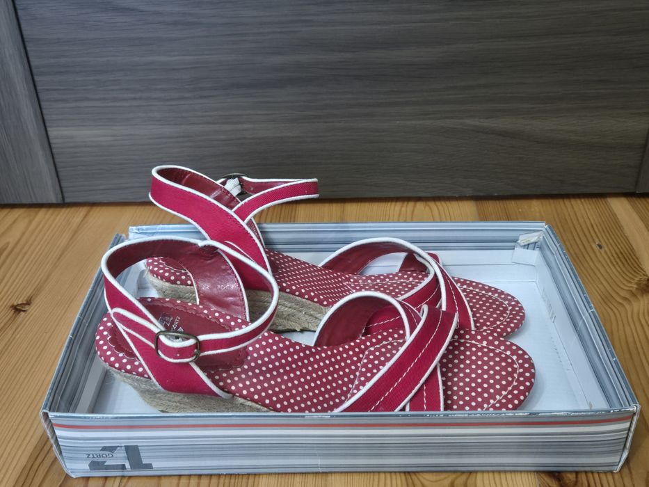 Buty damskie, sandałki Gortz, czerwono-białe, rozmiar 39