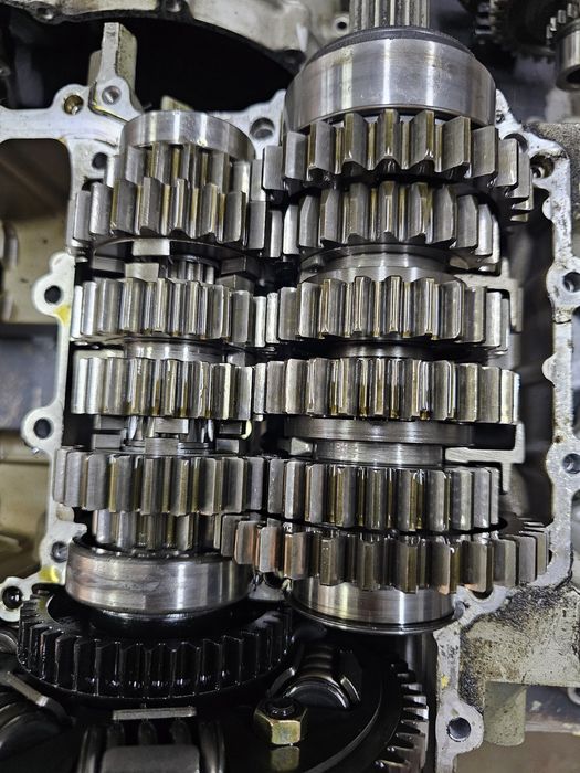 Двигатель BMW F800 ST R GS F850 мотор двигун гбц стартер кпп коленвал