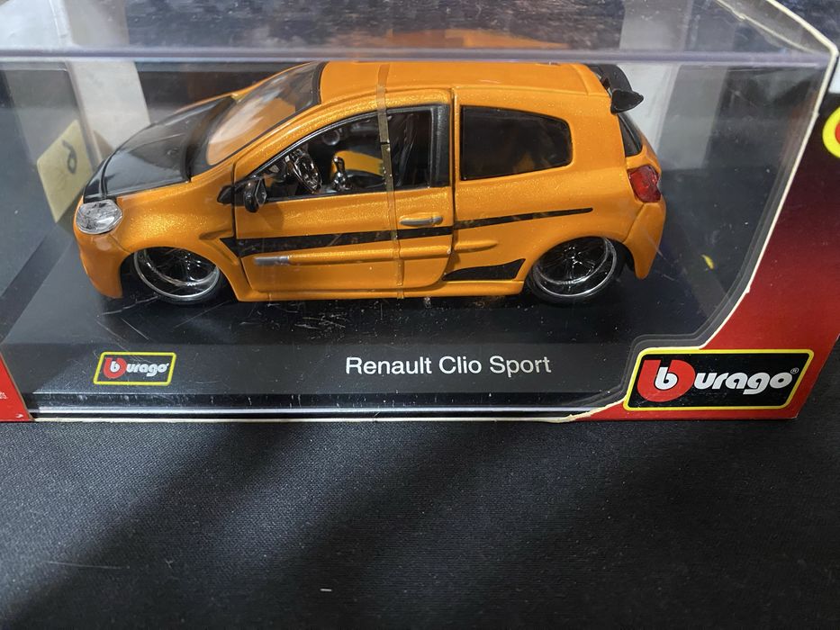 Miniatura 1:32 Renault Sport