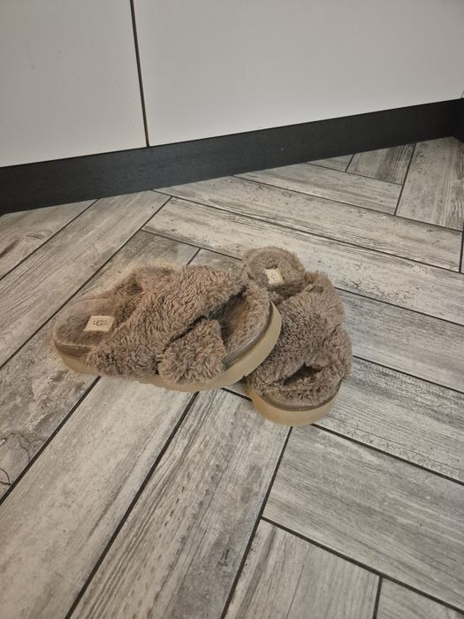 Kapcie Ugg rozm.39, wkł.25cm