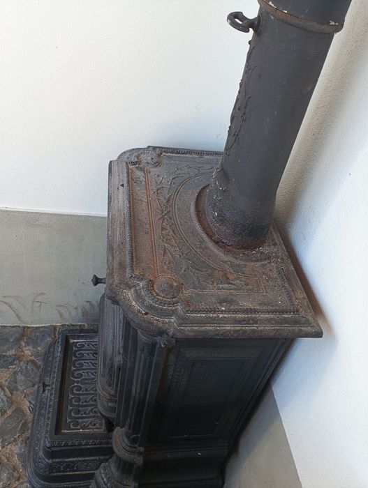 Salamandra em Ferro Fundido Usada – A Funcionar