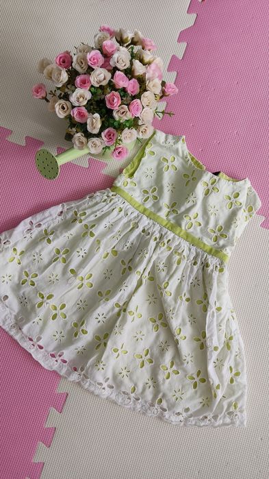 Gap sukienka biała koronka i seledynowa 92 98 lato