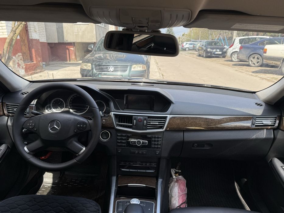 Mercedes-Benz E212 2012 рік 2.2 дизель автомат