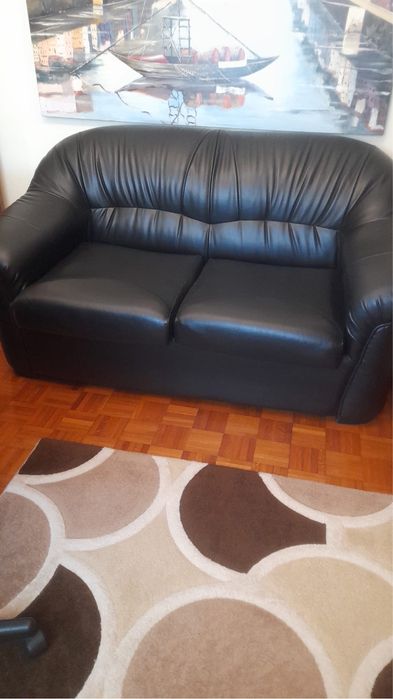 Sofa em pele em bom estado