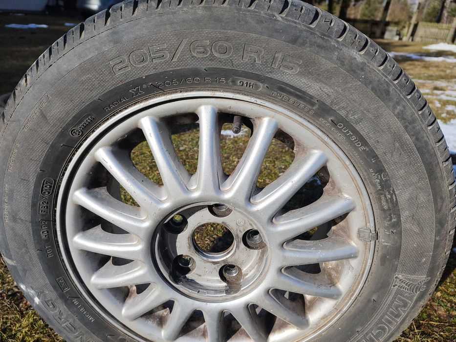 Felgi aluminiowe z oponami 205/60 R 15