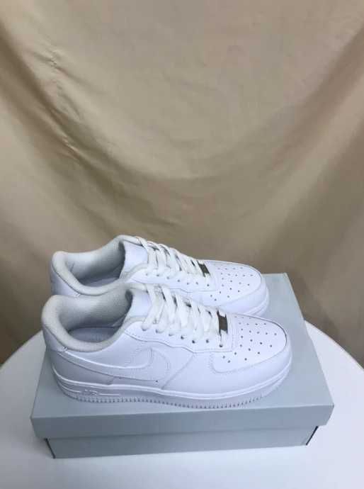 Nike Air Force 1 Białe 37.5