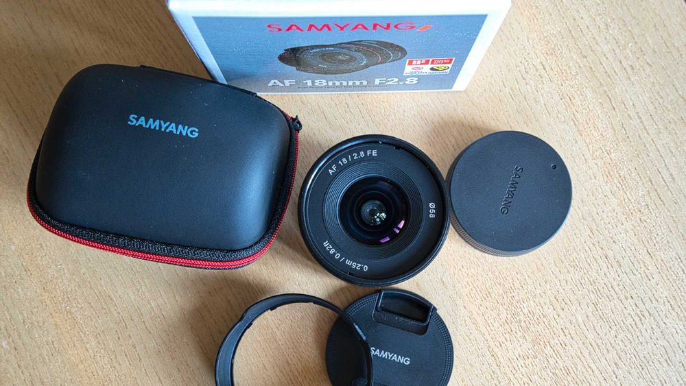 Obiektyw Samyang 18mm f/2,8, jak nowy do Sony FE