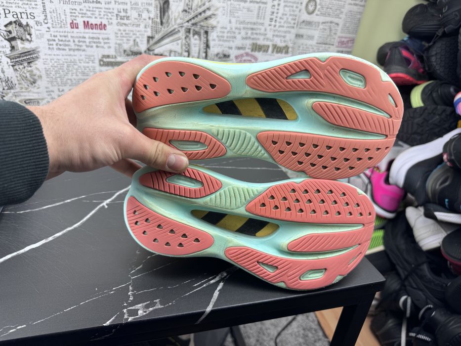 Оригінал Розмір 38 Кросівки Hoka One One Skyward X Взуття