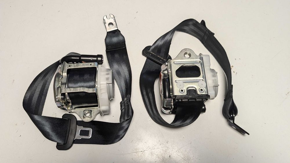 Cintos Traseiros Trás VW Volkswagen Golf 8