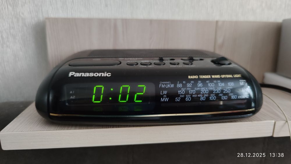 Радиоприемник часы будильник Panasonic RC-6099 (Made in Malaysia)