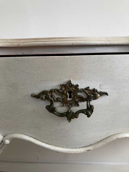 aparador antigo de madeira