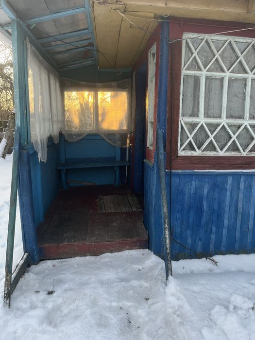 Продається будинок  за 100 км  від Києва