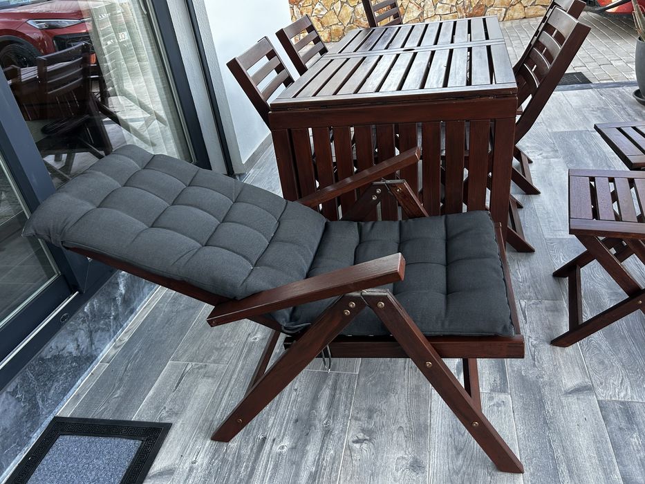 Conjunto de mesa em madeira para exterior do IKEA