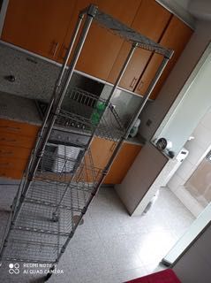 Unidade de prateleiras com rodízios / Rolling Shelf Unit