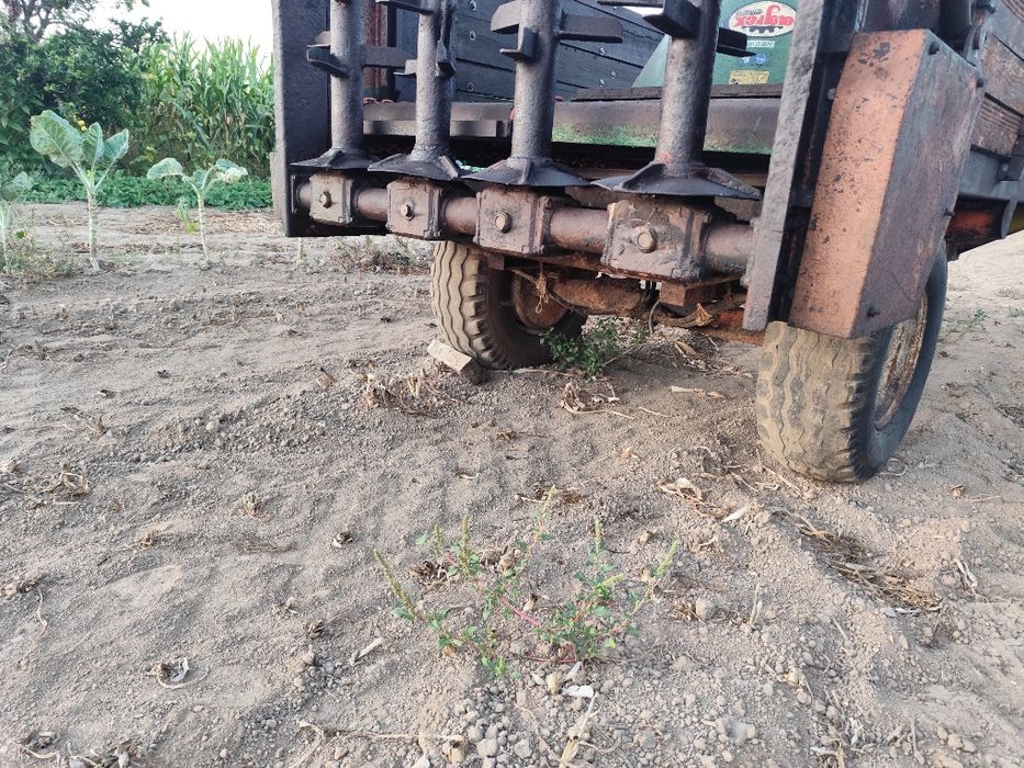 Reboque espalhador de estrume Galucho