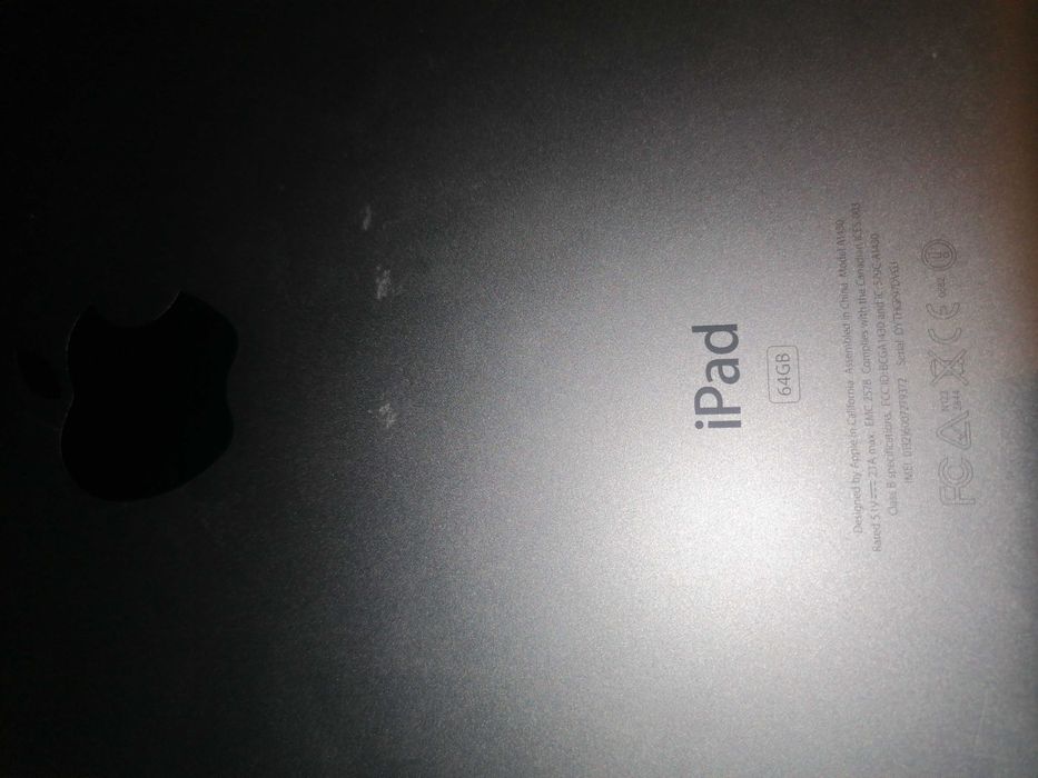 IPad 64gb com Carregador