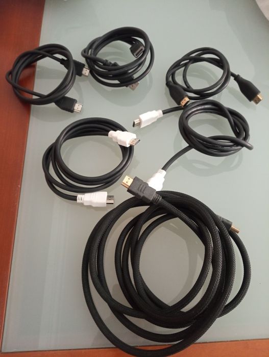 Cabos VGA e HDMI		Novos