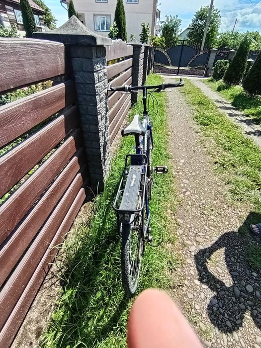 Велосипед був в використані колеса 28 дюймів