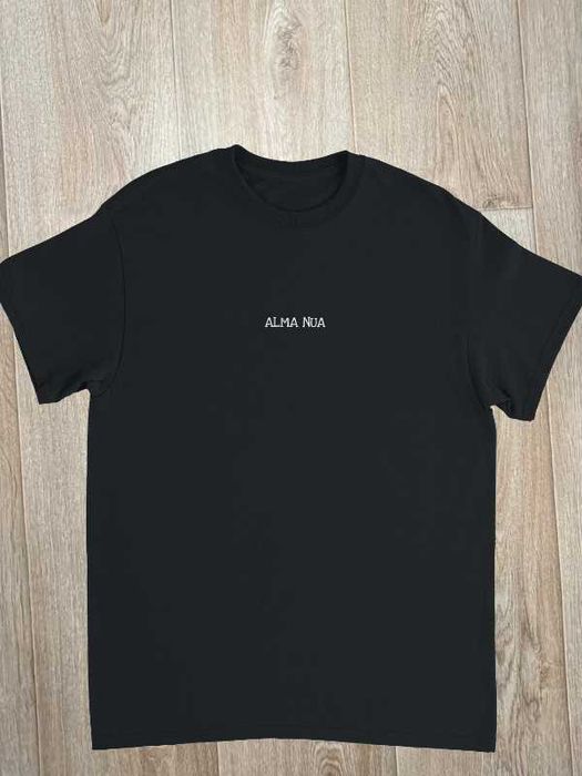 T-shirt Preta Van Zee