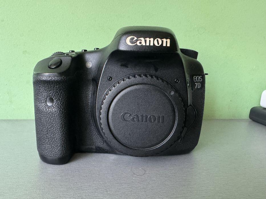 Фотоапарат Canon 7D body