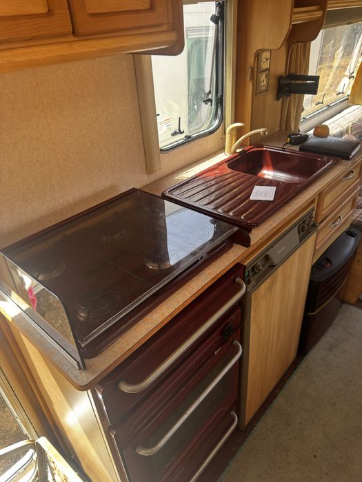 Caravana sterling bem cuidada