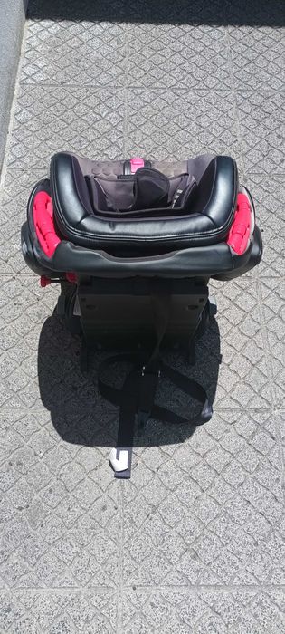 Cadeira da marca  be cool,  com isofix e inclinação,  0 aos 12 anos.