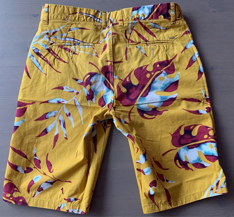 Spodenki/shorty męskie Reserved r30 żółte w liście