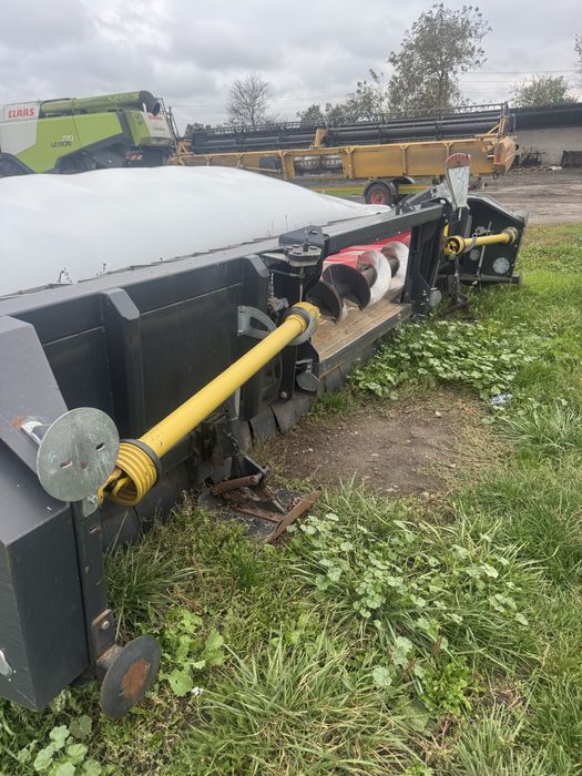 Продам кукурудзяну жатку dominoni rock 8-70 для Claas lexion tucano !
