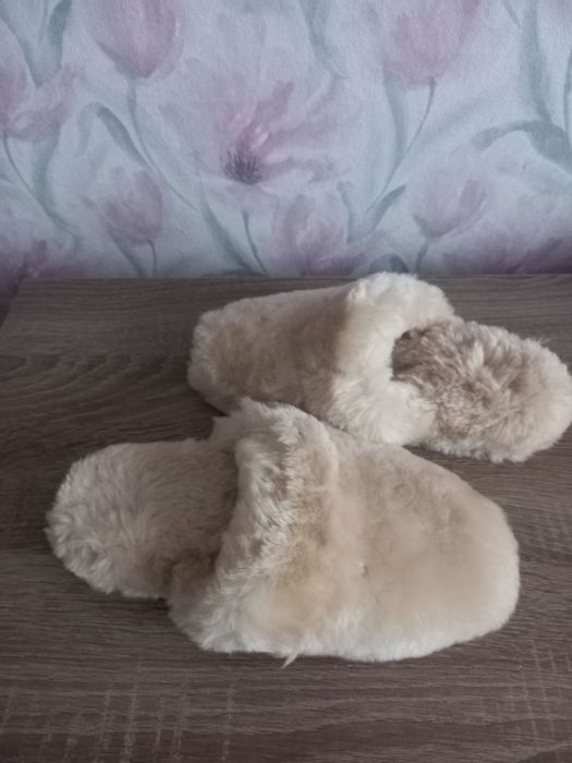 Тапки жіночі.