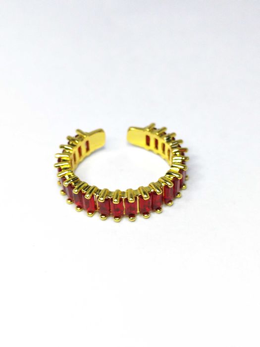 Pierścionek regulowany z czerwonymi kamieniami ze stali chirurgicznej