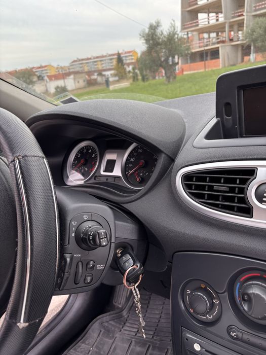 Renault clio 1.2 de 100 cvs
