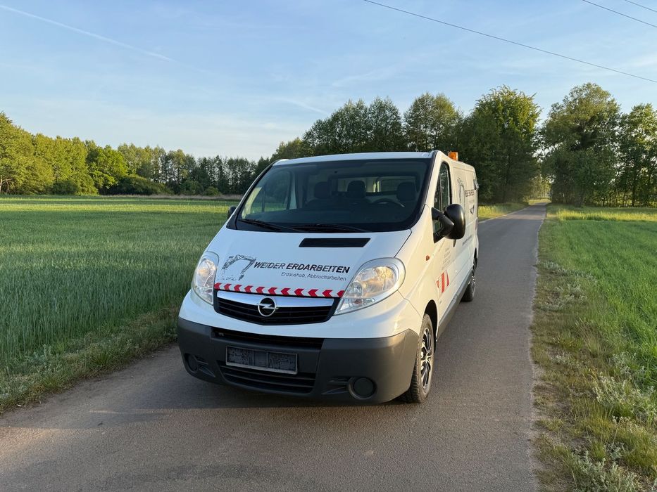 Opel Vivaro  Long 2009 2.0 115KM 214tys Klima Elektryka Poduszki Webasto stan BDB