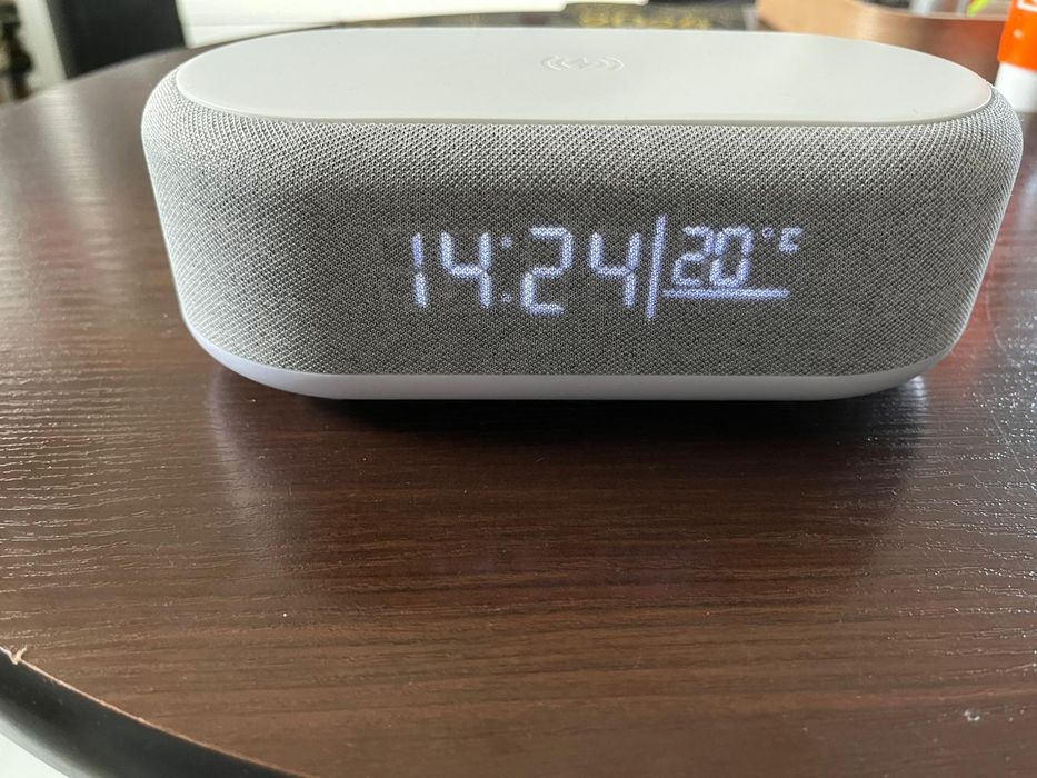 zegarek, głośnik bluetooth, ładowarka. 3 w 1.