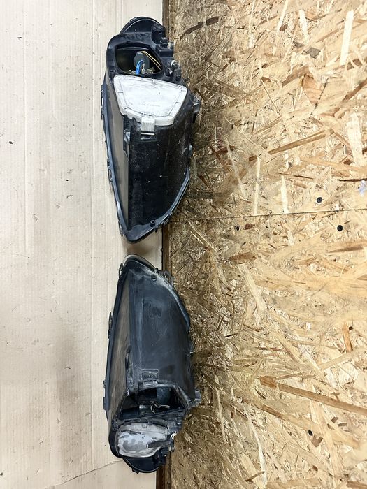 Передні фари Chrysler Voyager 3 Крайслер Вояжер 3 2001-2007