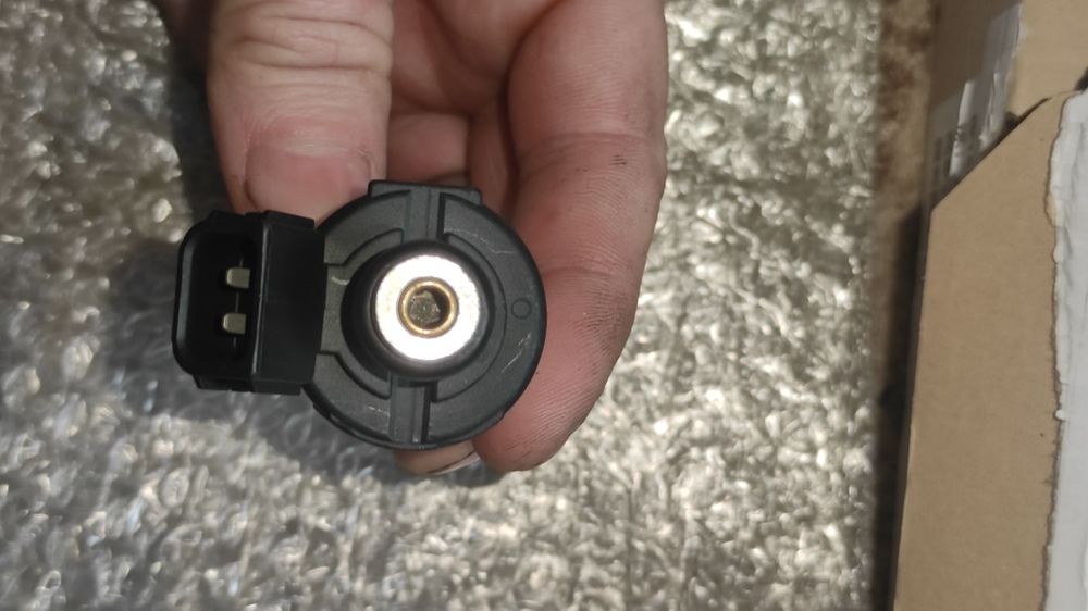 Форсунка Keihin KN8 73cc Single (27-45 л.с.) жолтая новая 

оранжевая