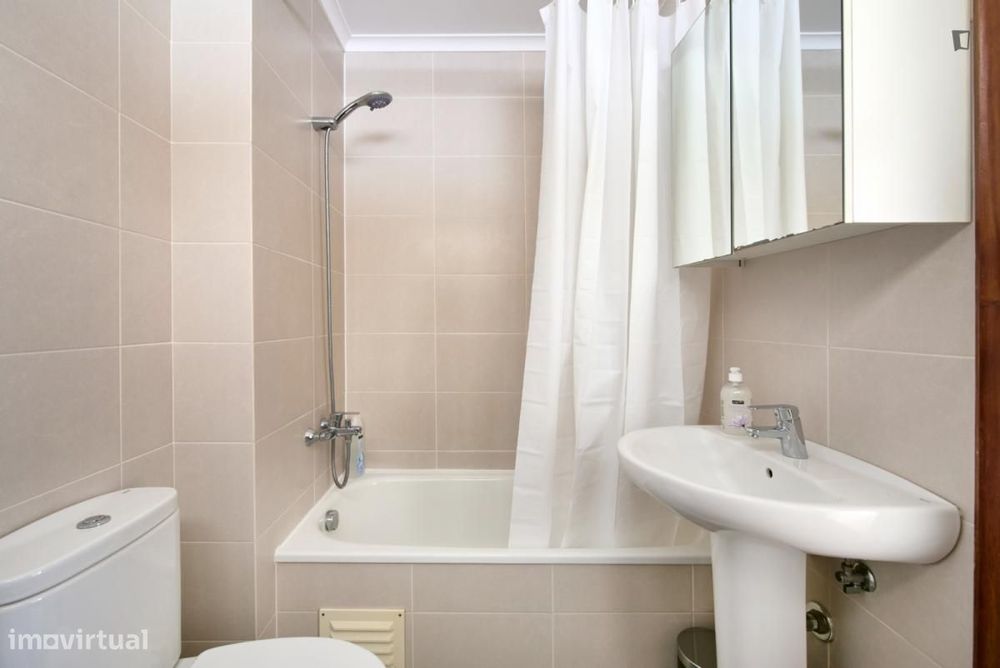 Quarto - localizado em Alvalade Lisbon