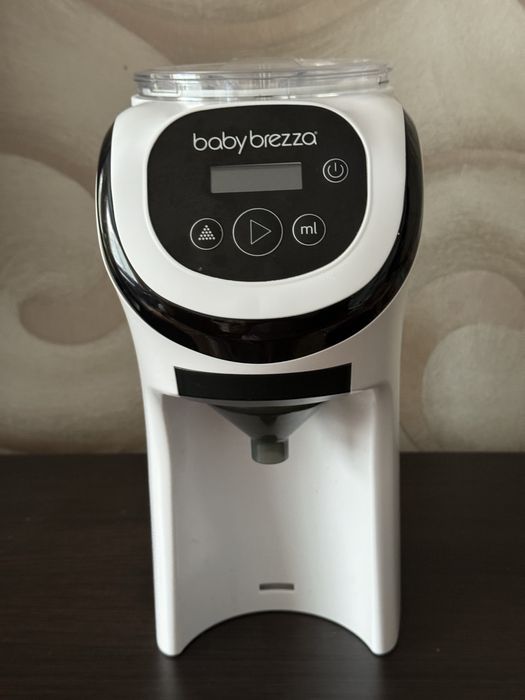Baby Brezza — автомат для приготування дитячої суміші, майже нова