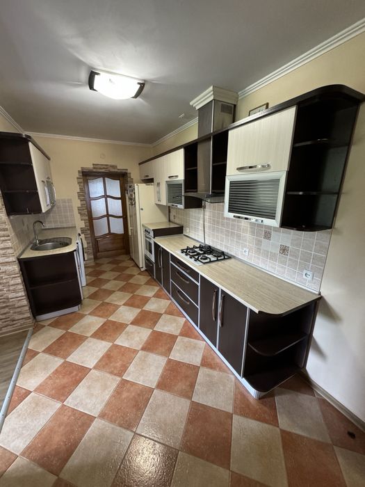 Кухня в хорошому стані