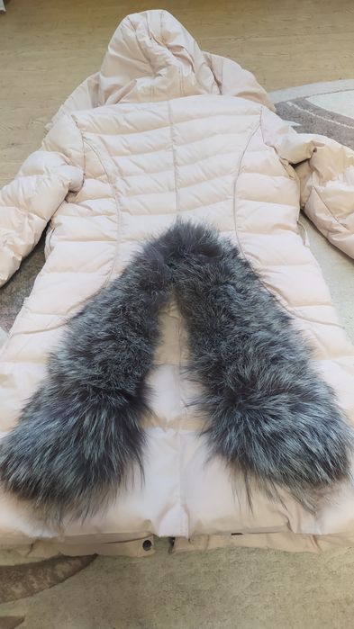 Пухова куртка жіноча