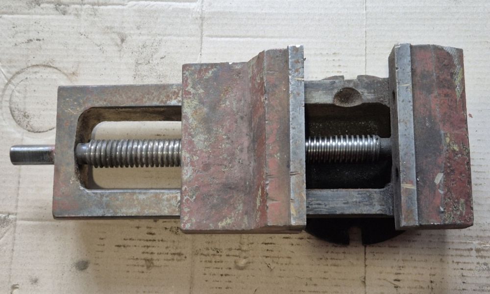 Тиски машинные 125 160 лещата 125 160