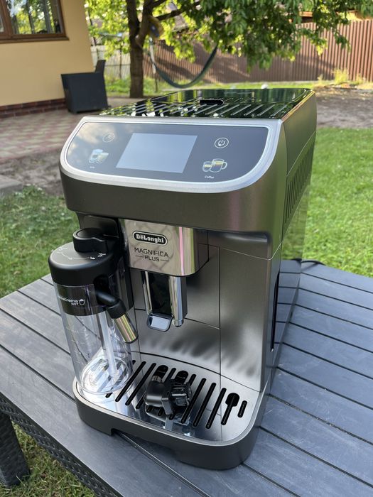 Автоматична кавомашина Delonghi Magnifica Plus із Німеччини гарантія